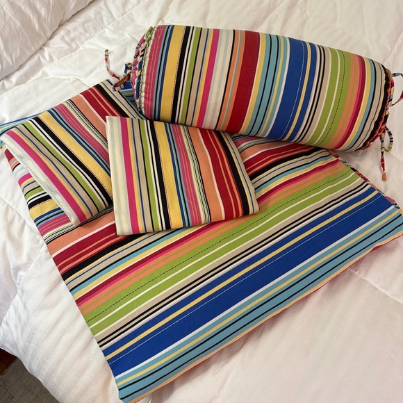 Pottery Barn Colorful Serape Stripe Queen Duvet w/ Stand Shams & Bolster Pillow - Picture 12 of 13